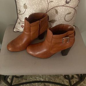 Liz Claiborne Ankle Boots Sz 8